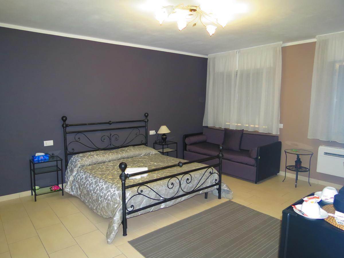 Artisti Rooms Равенна Екстер'єр фото